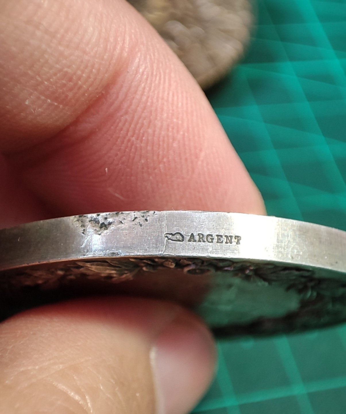 八角银章NGC章牌特卖会 法国银章1880巴黎阿尔萨斯合唱团 巴黎造币厂丰饶角银标，边缘小磕碰