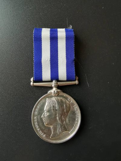 盛世勋华——号角文化勋章专场拍卖第59期 （加群请加微信） - 英国埃及苏丹战争奖章 1884年第二版 银制 带刻名 授予皇家海军陆战队炮兵炮手普里克特