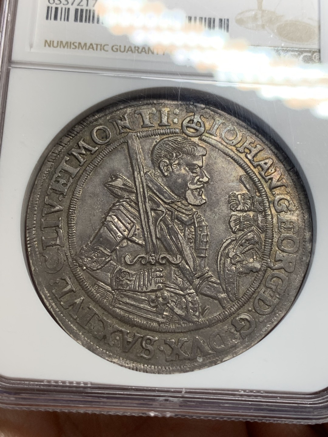 《竞宝斋》第112场-周日，周一 ，2场连拍（全场包邮） NGC AU58 德国 萨克森 1624年 持剑武士 泰勒 大银币 全深打 均匀包浆 实为难得