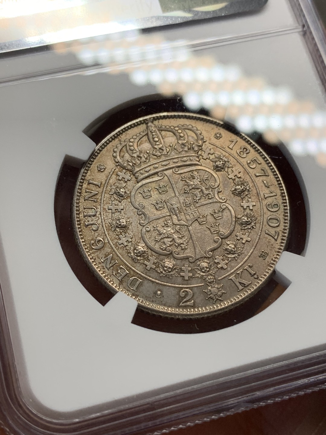 《竞宝斋》第112场-周日，周一 ，2场连拍（全场包邮） NGC MS63 瑞典 1907金婚 2克朗银币 淡彩包浆 漂亮