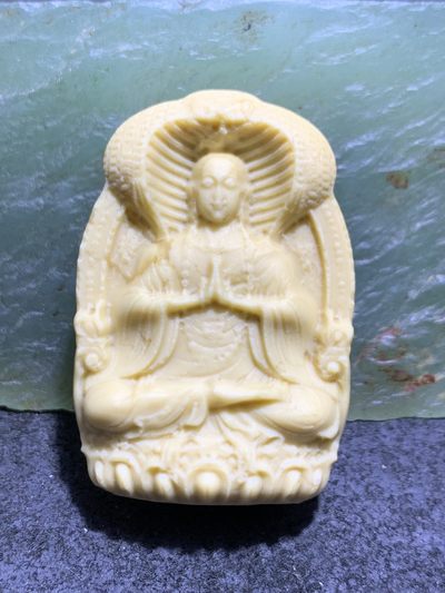 精美高玉化金膏玉地藏王菩萨牌子一个， - 精美高玉化金膏玉地藏王菩萨牌子一个，