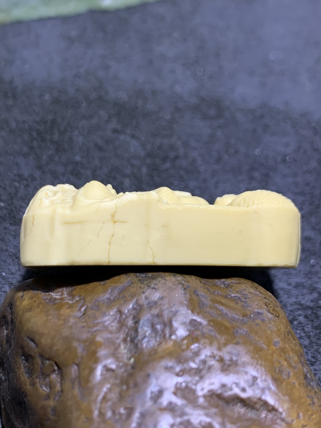 精美高玉化金膏玉地藏王菩萨牌子一个，
