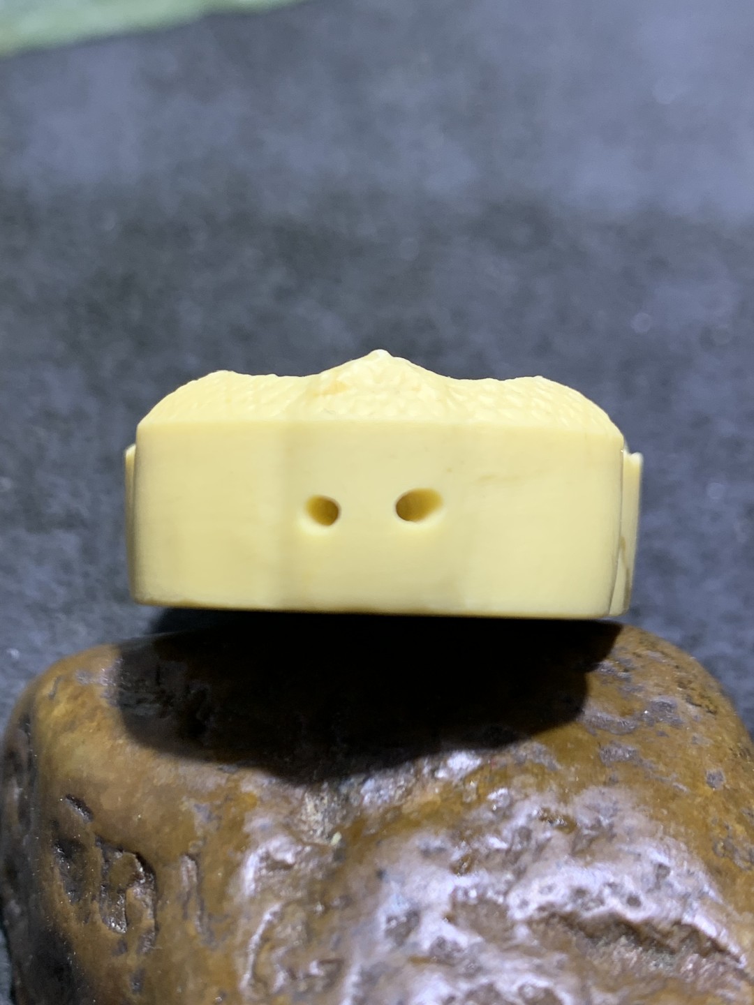 精美高玉化金膏玉地藏王菩萨牌子一个，