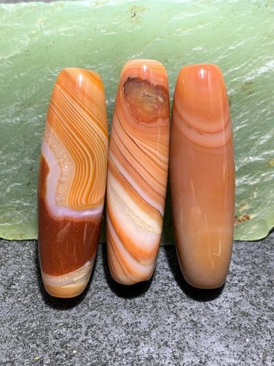 高玉化酒红色缠丝玛瑙通货桶珠3颗， - 高玉化酒红色缠丝玛瑙通货桶珠3颗，