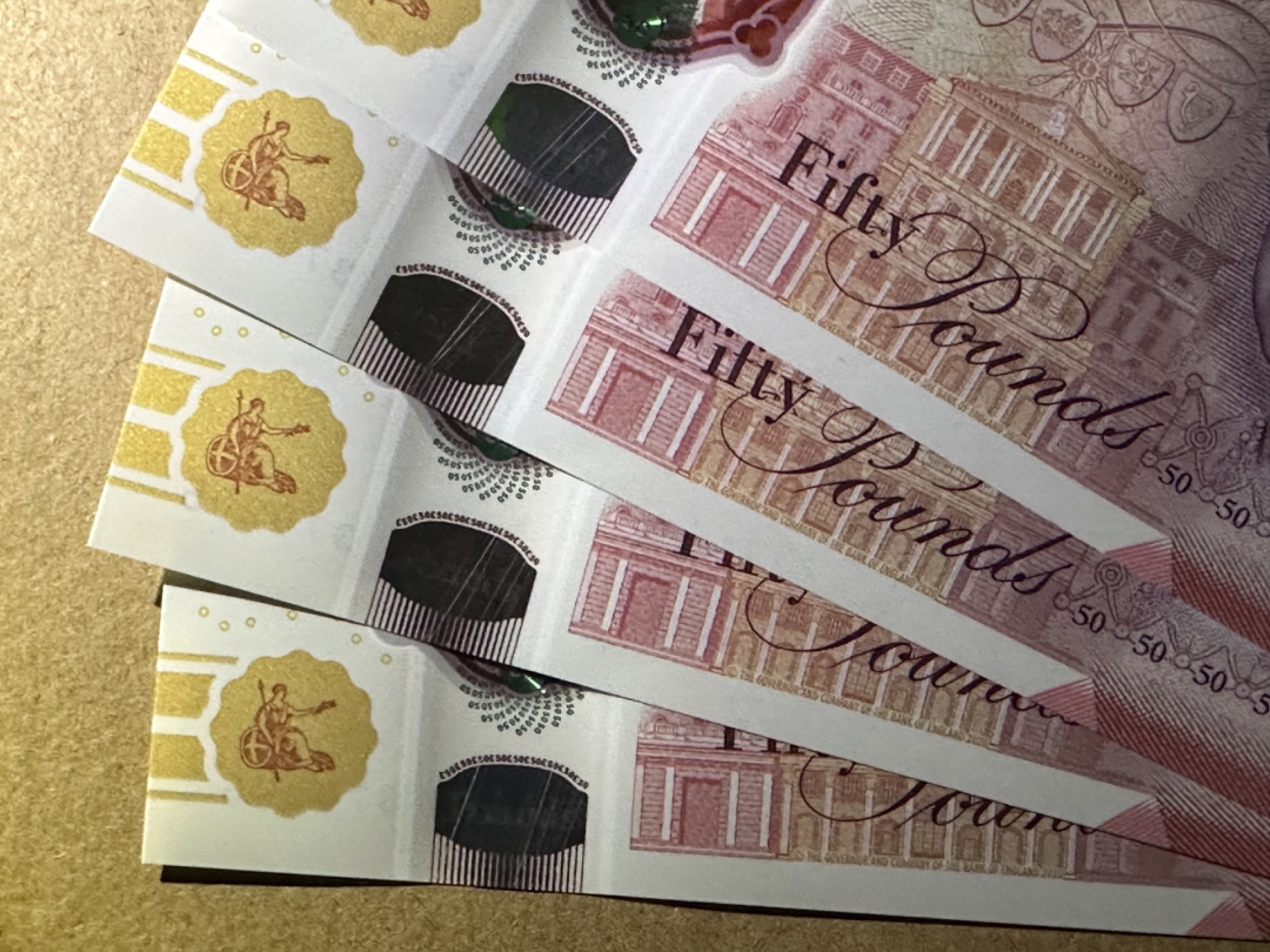 《张总收藏》78期——女王精品 英格兰50镑连号4张 UNC 2020年塑料钞 AA01冠 窗口轻微出厂划痕