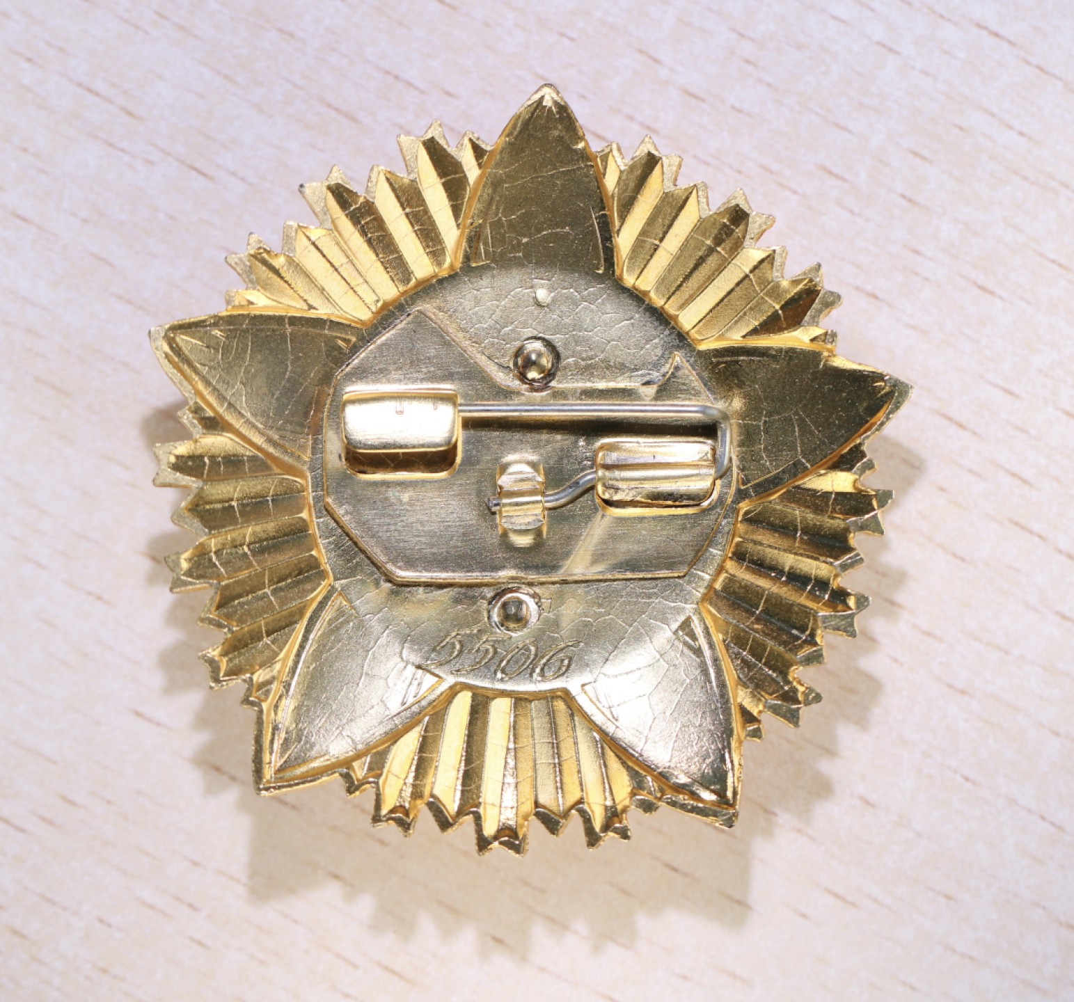 大猫徽章拍卖第207期 蒙古🇲🇳战斗红旗勋章，铜质全品