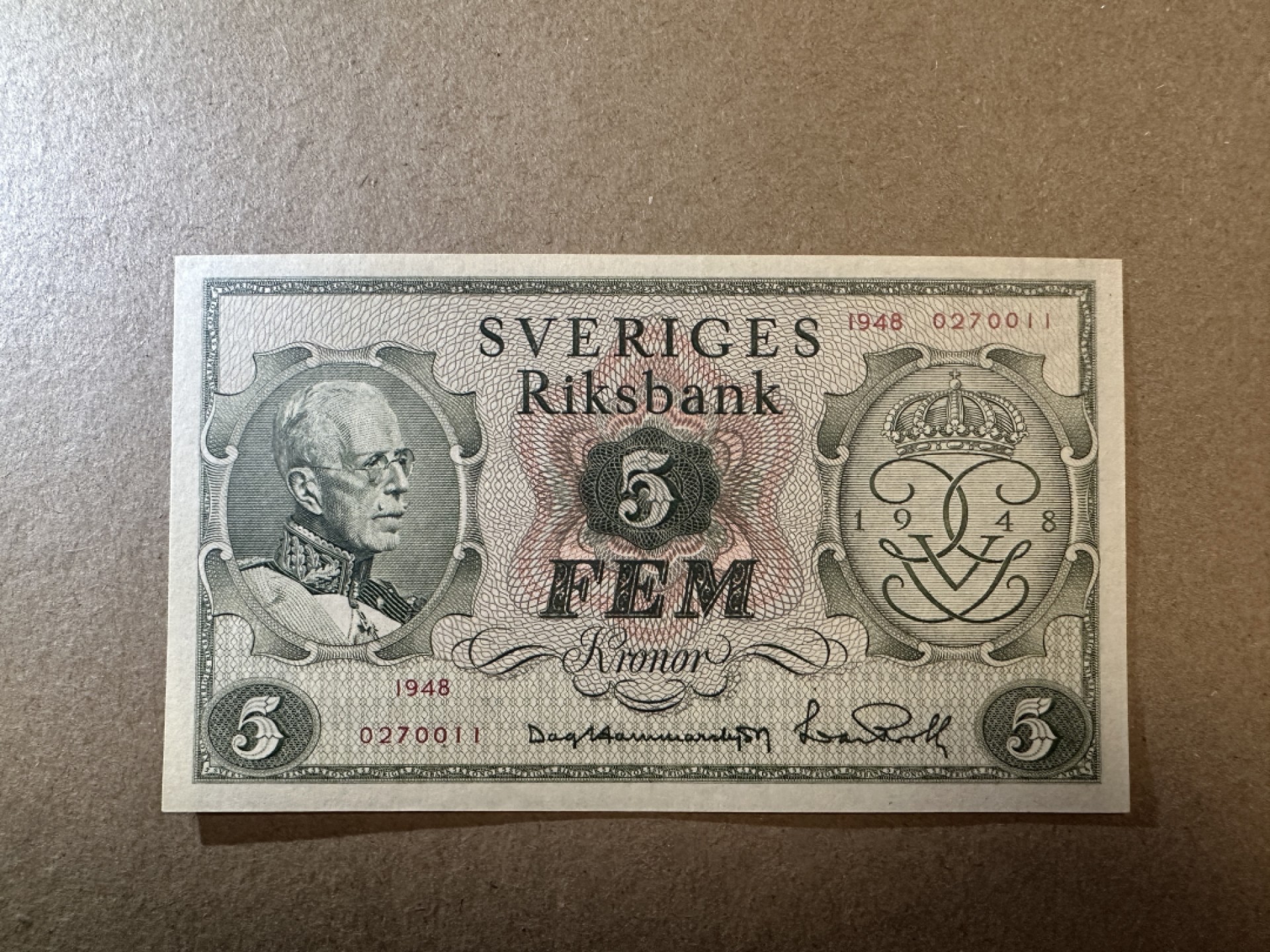 《张总收藏》78期——女王精品 瑞典5克朗 UNC 1948年 