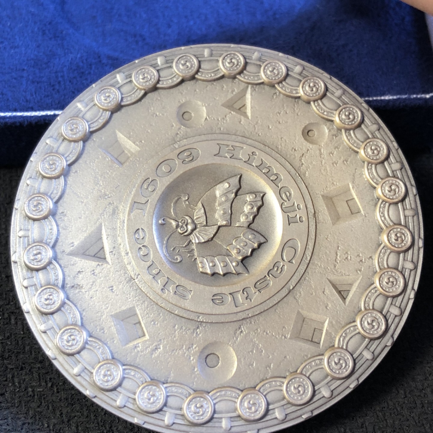 【海寧潮】日本造币局国宝章牌系列姬路城仿古纪念大银章，重165克，直径60毫米