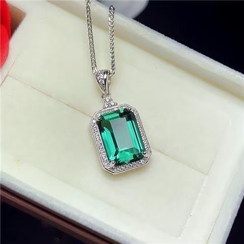 绿碧玺水晶吊坠女款锁骨链百搭s925纯银个性碧玺色绿宝石项链挂坠