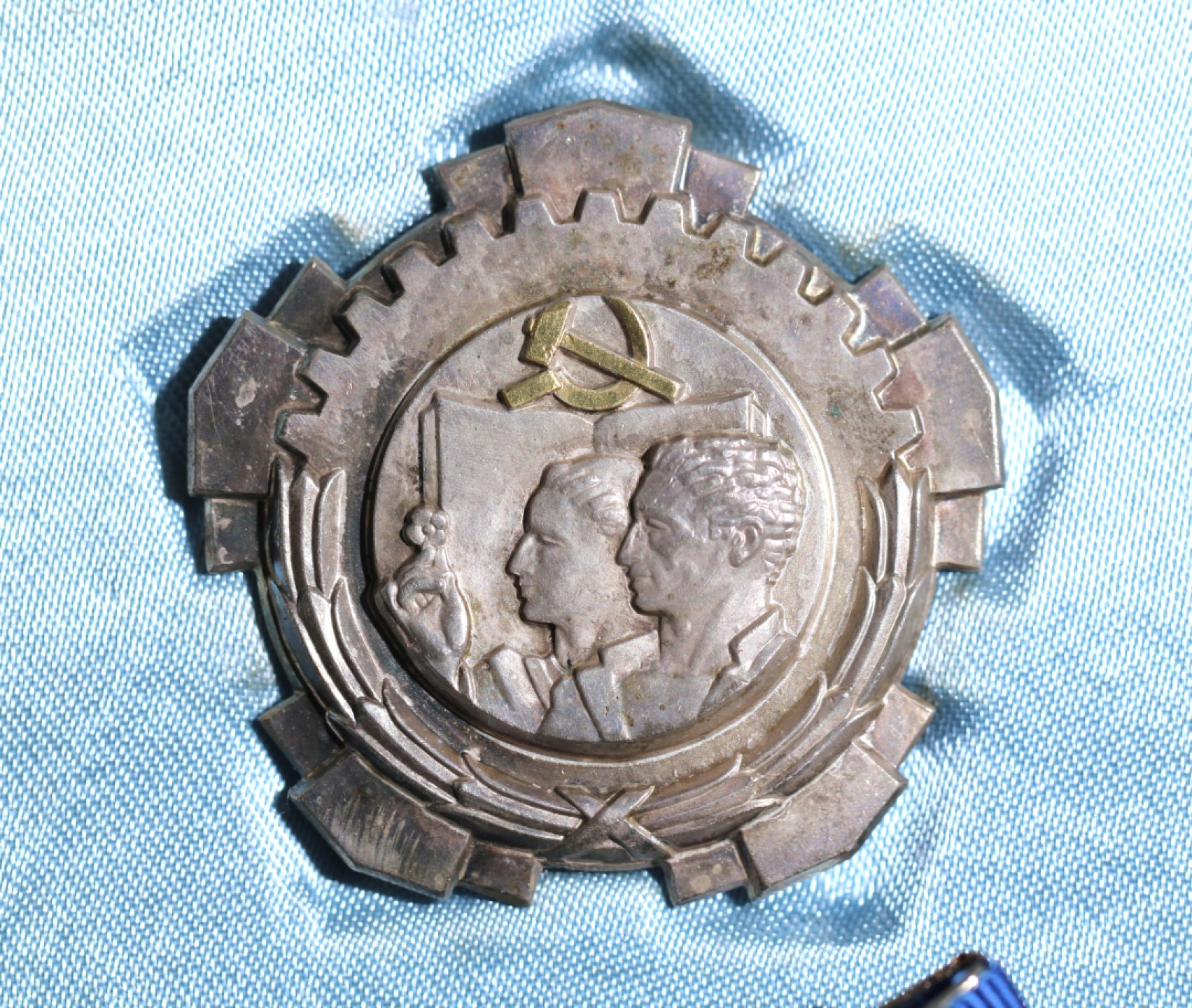 大猫徽章拍卖第207期 南斯拉夫二级三级劳动勋章原盒一对 好品