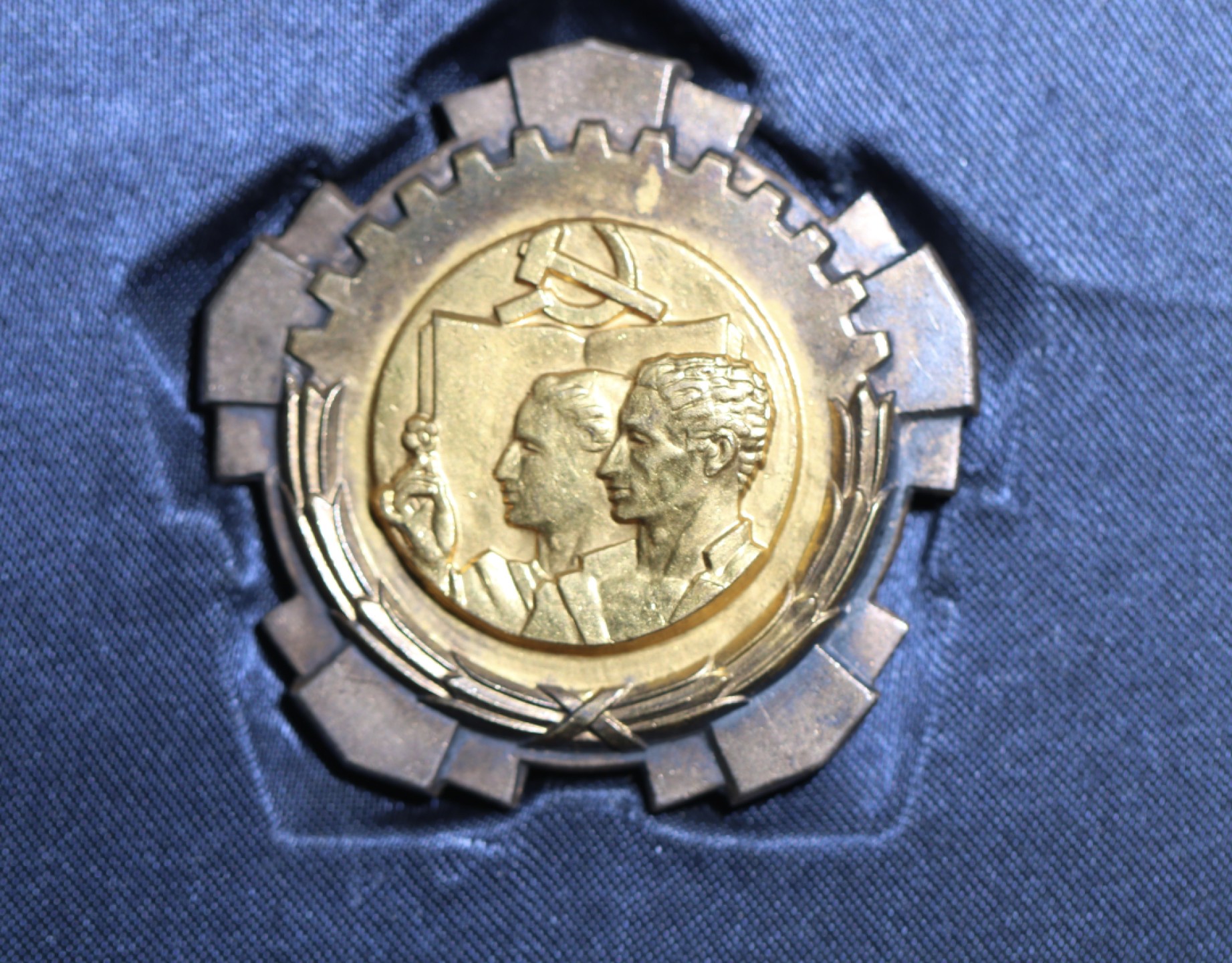 大猫徽章拍卖第207期 南斯拉夫二级三级劳动勋章原盒一对 好品