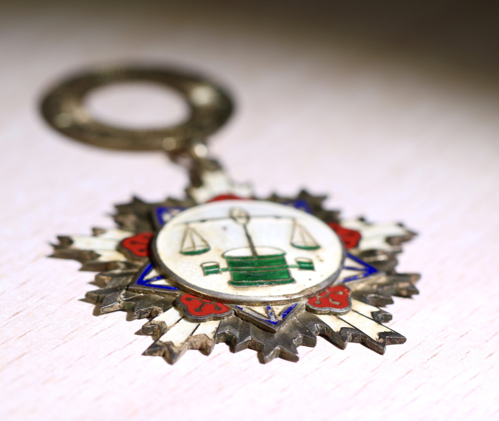 大猫徽章拍卖第207期 国府考绩奖章 银质 缺绶带 