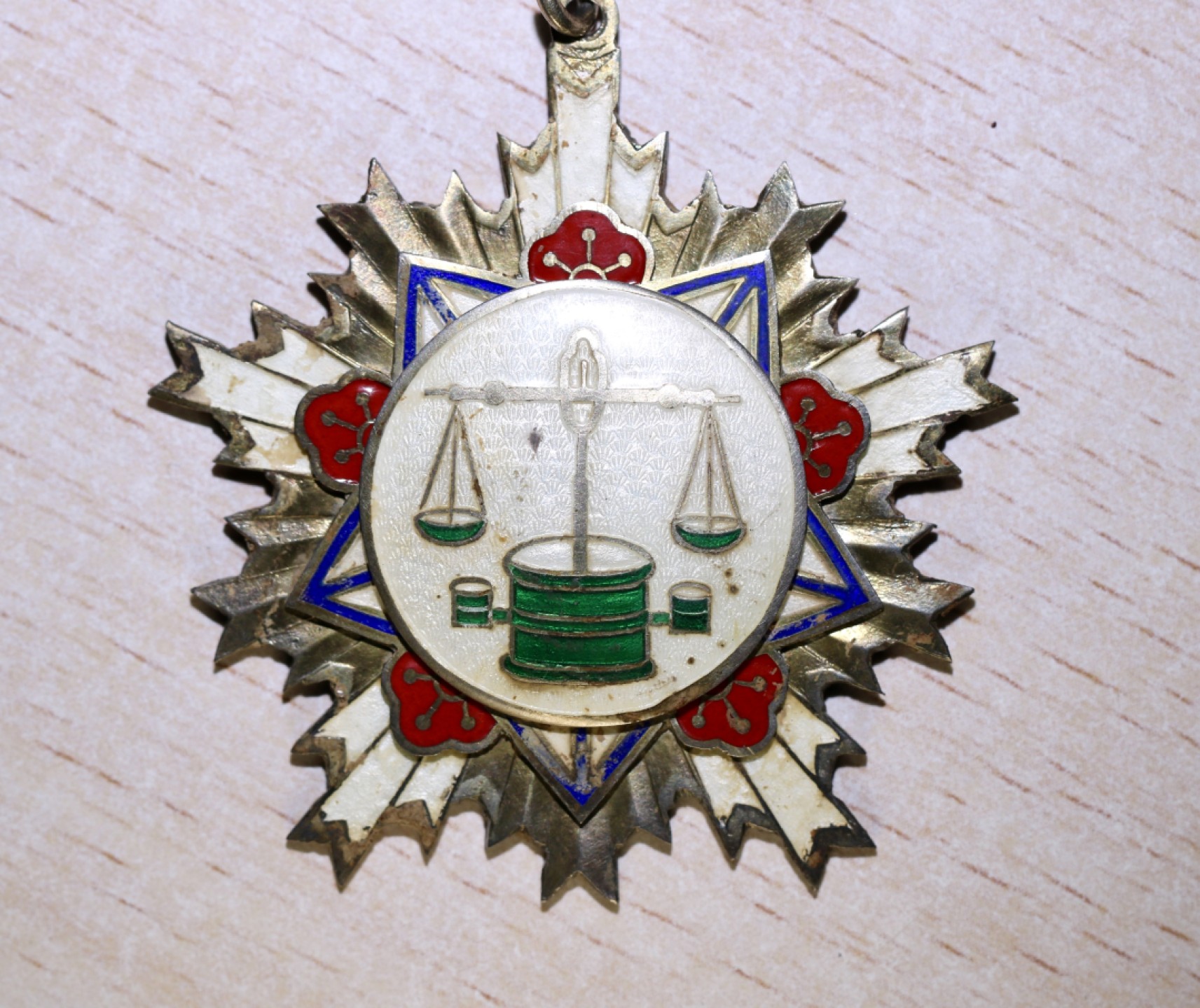 大猫徽章拍卖第207期 国府考绩奖章 银质 缺绶带 