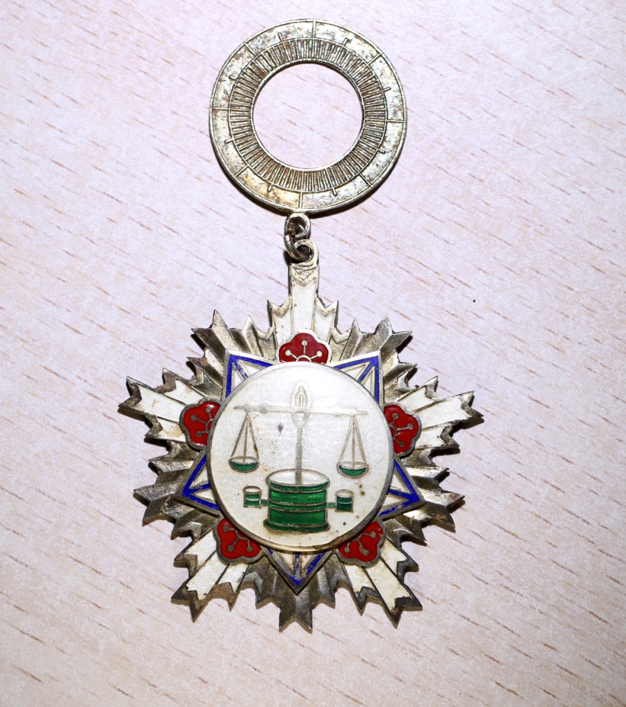 大猫徽章拍卖第207期 国府考绩奖章 银质 缺绶带 