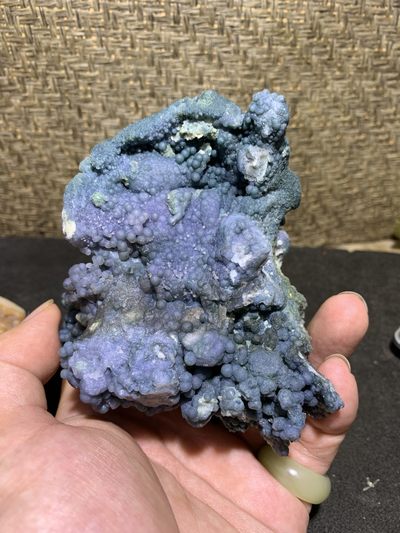 精美印尼紫罗兰葡萄玛瑙原石一个， - 精美印尼紫罗兰葡萄玛瑙原石一个，