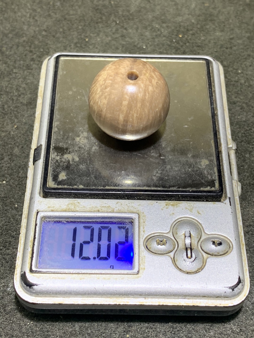 天然缅甸天眼树化玉（木化玉）圆珠一颗，
