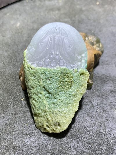 精美天然戈壁绿皮玛瑙雕刻招财金蟾吊坠一个， - 精美天然戈壁绿皮玛瑙雕刻招财金蟾吊坠一个，