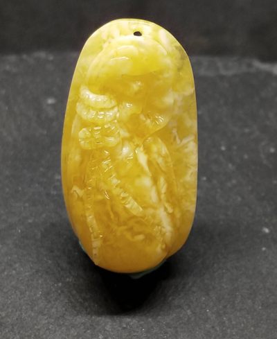 蜜蜡吊坠专场 - 2.5克蜜蜡吊坠，雕刻钱袋，妖孽白花