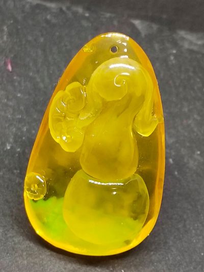 蜜蜡吊坠专场 - 3.4克蜜蜡吊坠，葫芦雕刻小件