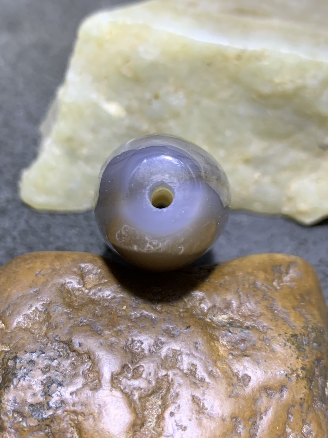 精美高玉化巴西玛瑙气泡纹大桶珠一个，