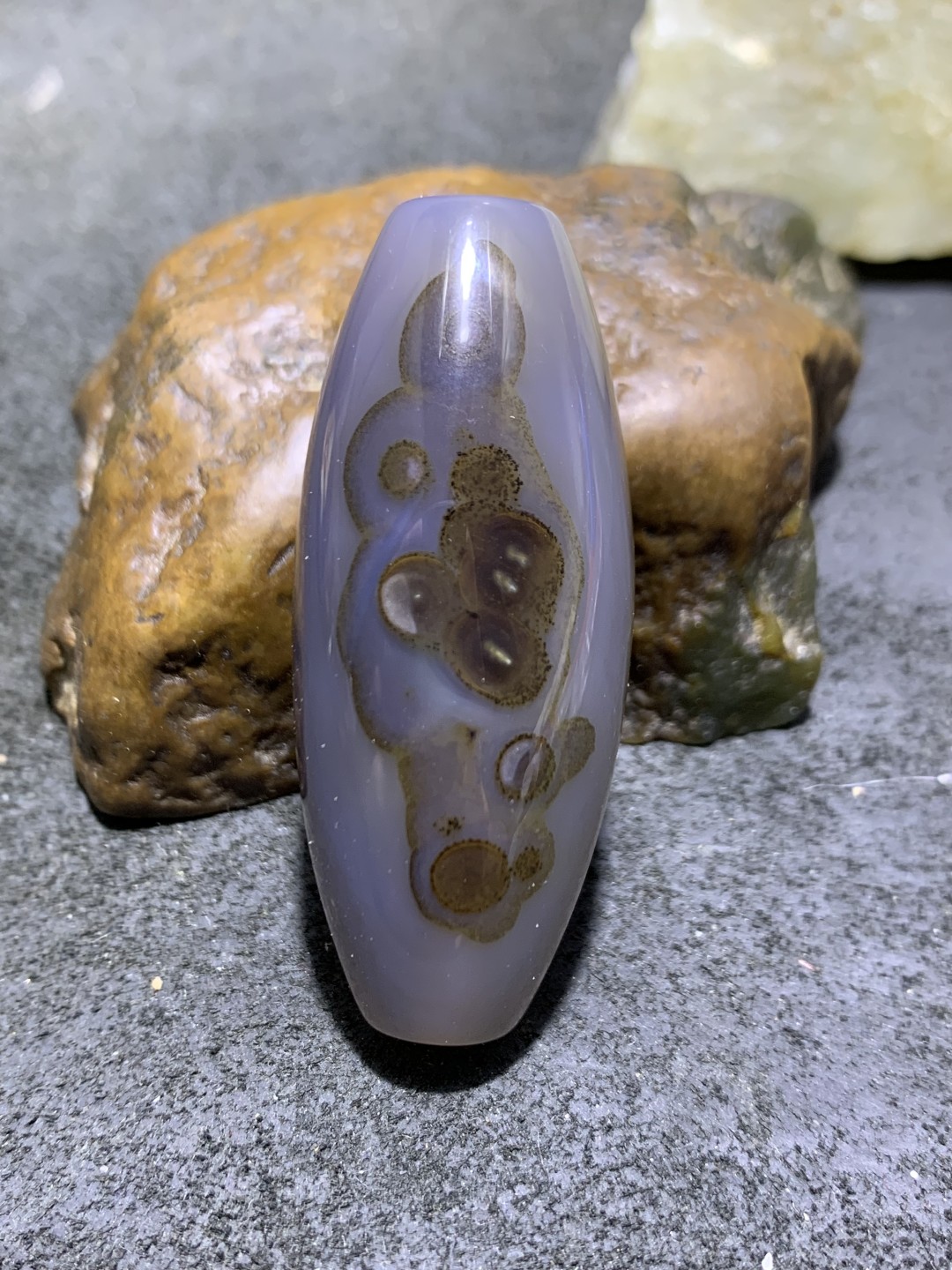 精美高玉化巴西玛瑙气泡纹大桶珠一个，