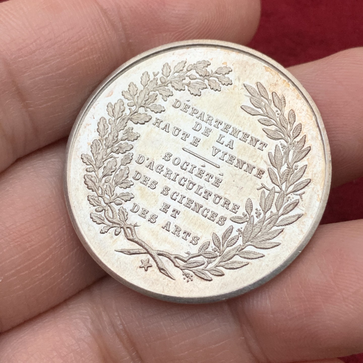 《竞宝斋》第113场-周日，周一 ，2场连拍（全场包邮） 法国女神头像农业协会银章，边铭丰饶角AR，重量13.6g，直径33mm，BU原光镜面感