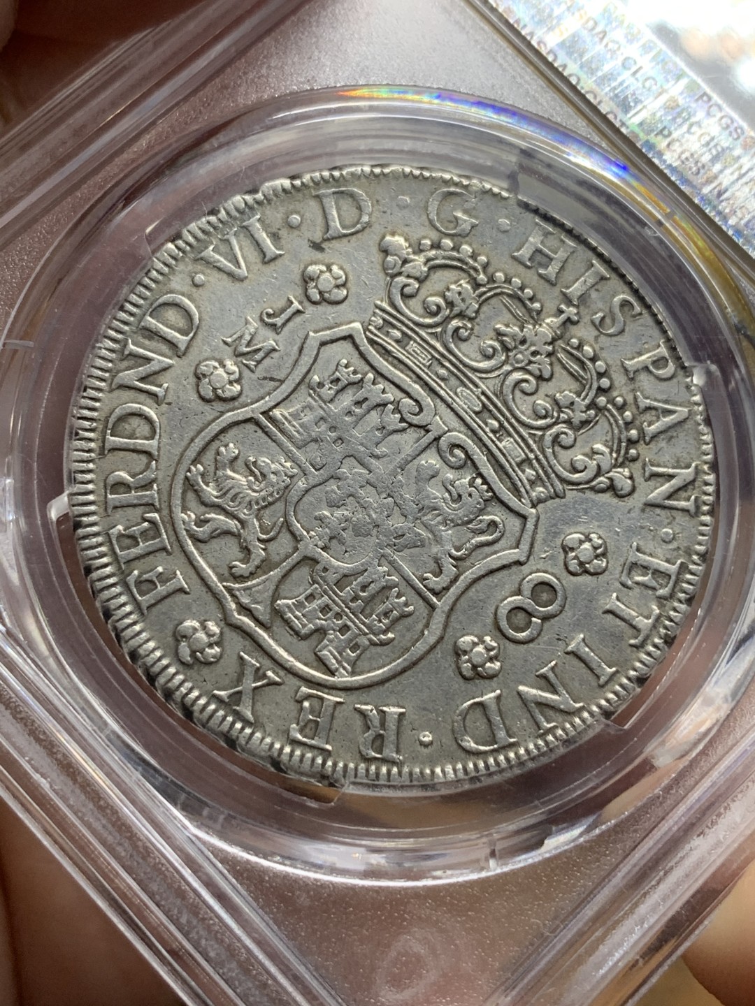 《竞宝斋》第113场-周日，周一 ，2场连拍（全场包邮） 亚军分 PCGS XF40 秘鲁 1758/7 骑字版版 中期 8R 双柱大银币，冠军分是一枚AU50,秘鲁相对不多，骑字的秘鲁更为难得，比较好的品种 请勿错过