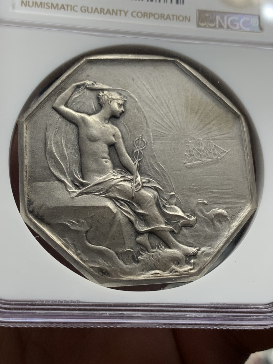 《竞宝斋》第113场-周日，周一 ，2场连拍（全场包邮） NGC MS64 法国 1879年 圣纳泽尔商会八角银章代用币 名家罗蒂作品 稀少品种 难得一见的高分！42mm超大规格