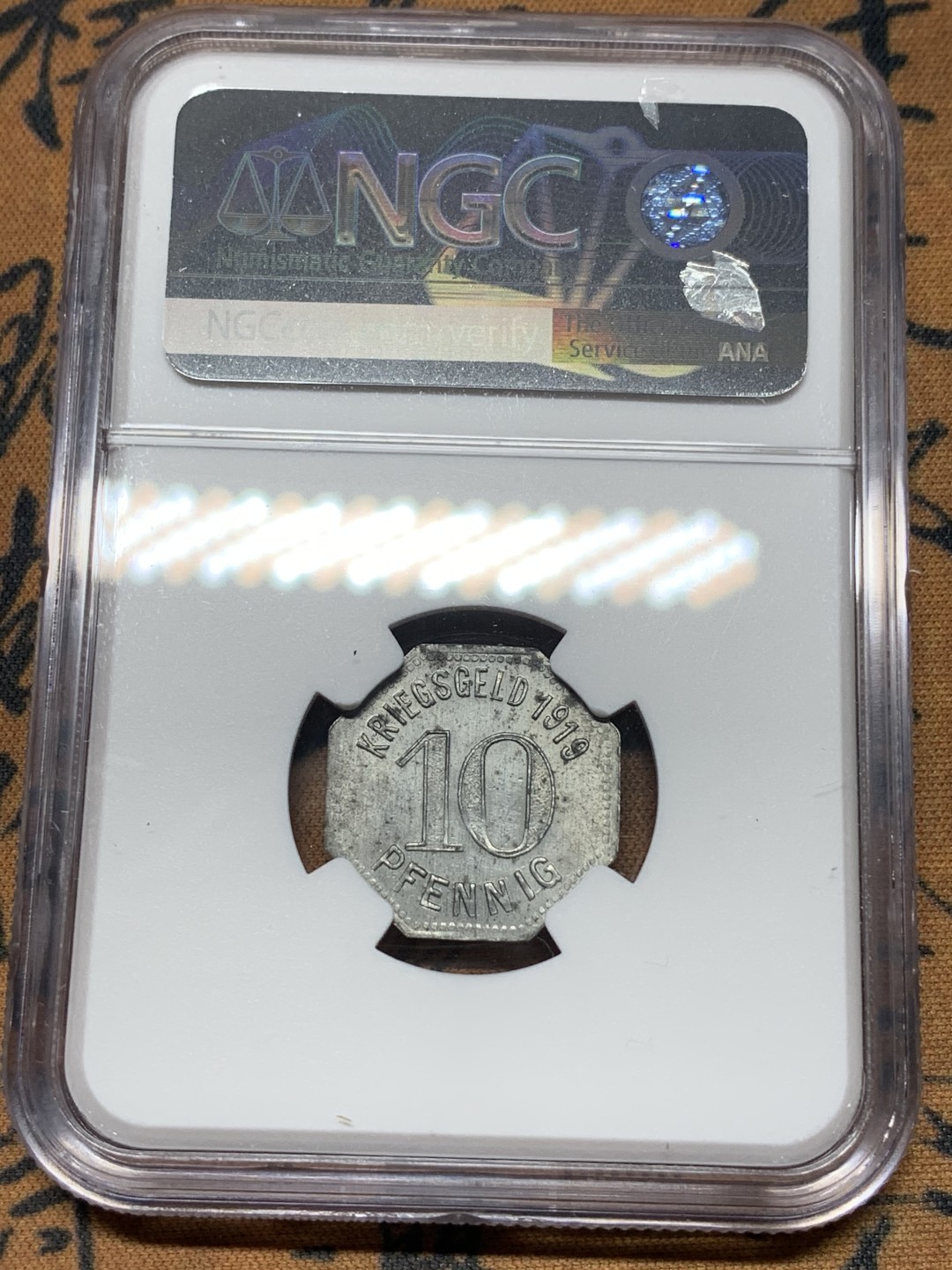 《竞宝斋》第113场-周日，周一 ，2场连拍（全场包邮） NGC-MS63 德紧 德国丁斯拉肯1919年壁冠10芬尼八边形锌币 少见品种