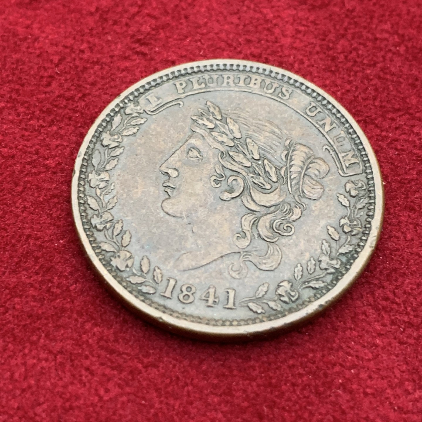 《竞宝斋》第113场-周日，周一 ，2场连拍（全场包邮） 美国 1841年 艰难时代 1分 铜质代币 TOKEN 28mm直径 同样厚重 细节非常好，人物发髻清晰 难得状态