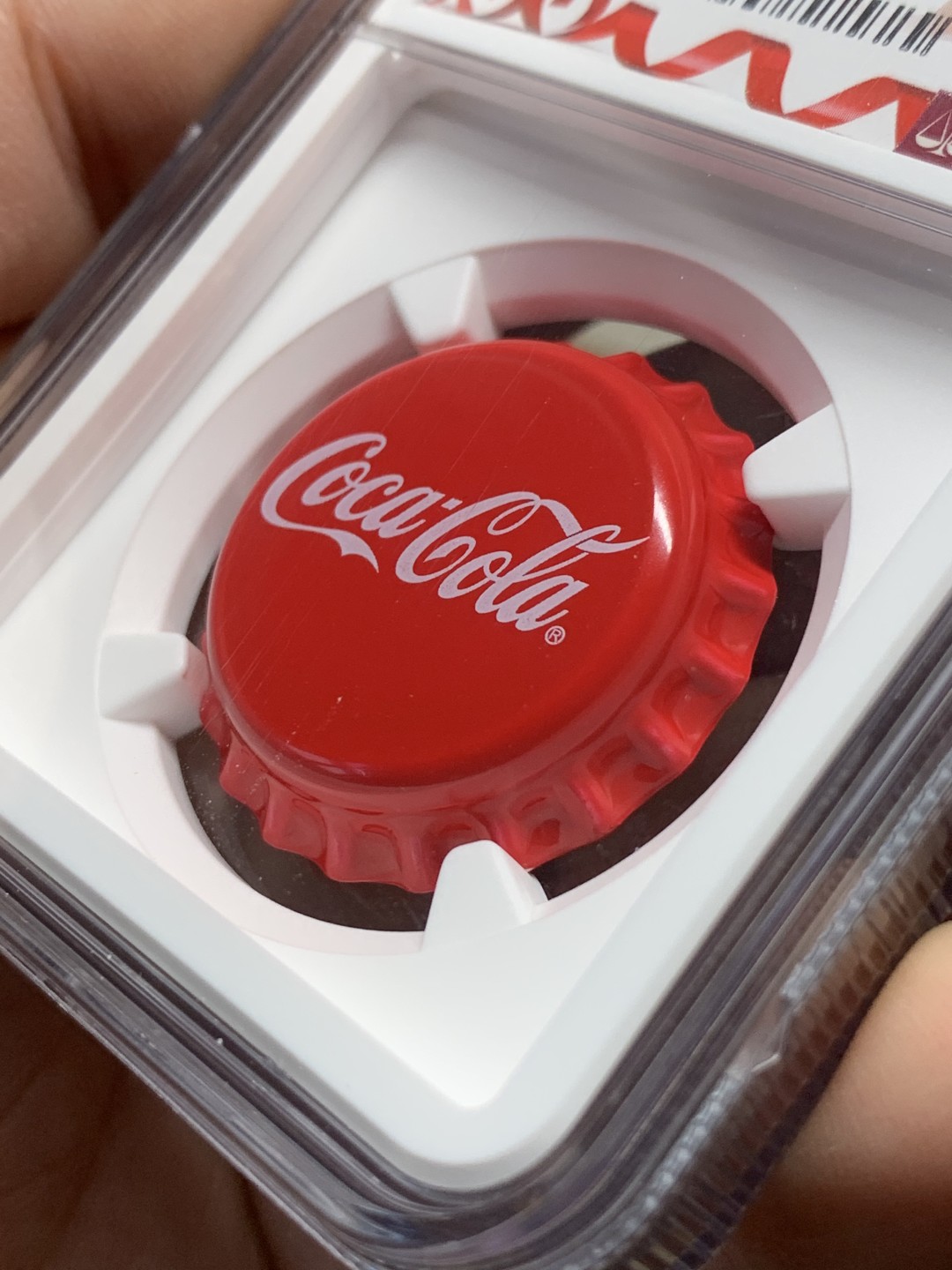 《竞宝斋》第113场-周日，周一 ，2场连拍（全场包邮） NGC PF69UC 2020 斐济可口可乐 瓶盖精制银币 情人节标签 比较有意义