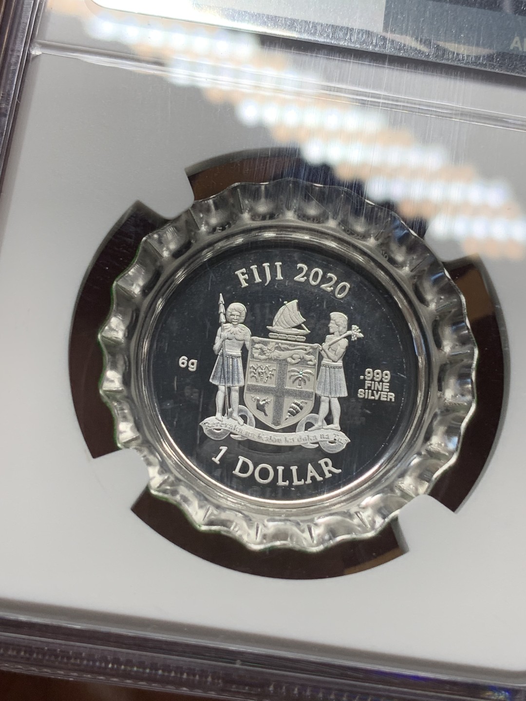 《竞宝斋》第113场-周日，周一 ，2场连拍（全场包邮） NGC PF69UC 2020 斐济雪碧 瓶盖精制银币 情人节标签 比较有意义