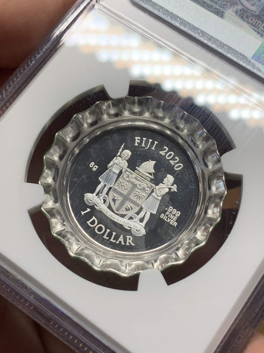 《竞宝斋》第113场-周日，周一 ，2场连拍（全场包邮） NGC PF69UC 2020 斐济雪碧 瓶盖精制银币 情人节标签 比较有意义