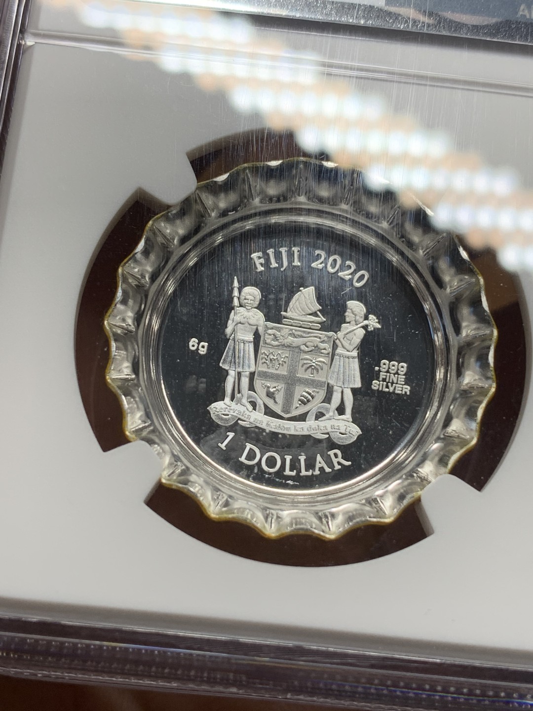 《竞宝斋》第113场-周日，周一 ，2场连拍（全场包邮） NGC PF69UC 2020 斐济芬达 瓶盖精制银币 情人节标签 比较有意义