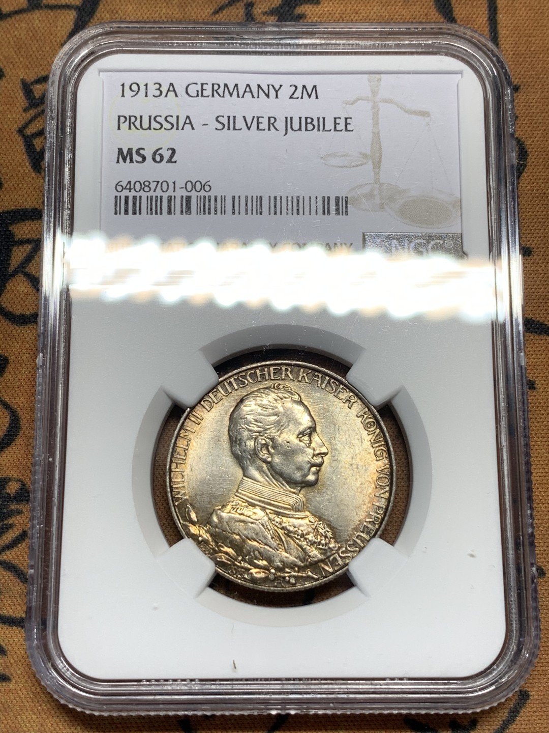 《竞宝斋》第113场-周日，周一 ，2场连拍（全场包邮） NGC-MS62 德国普鲁士 1913年 军装版威廉二世 2马克银币 原味好状态 这个面值比较少见