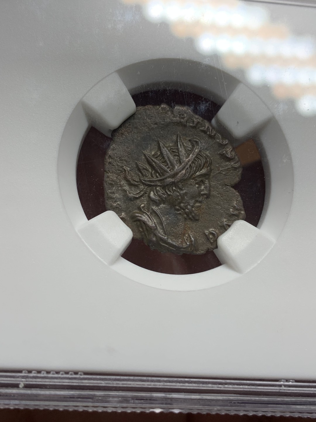 《竞宝斋》第113场-周日，周一 ，2场连拍（全场包邮） NGC-XF 古罗马 维克托利努斯铜币 短暂的高卢帝国。正面为皇帝头像，背幸运女神。细节打制极佳，胡须发丝清晰。N盒古罗马，入盒不易