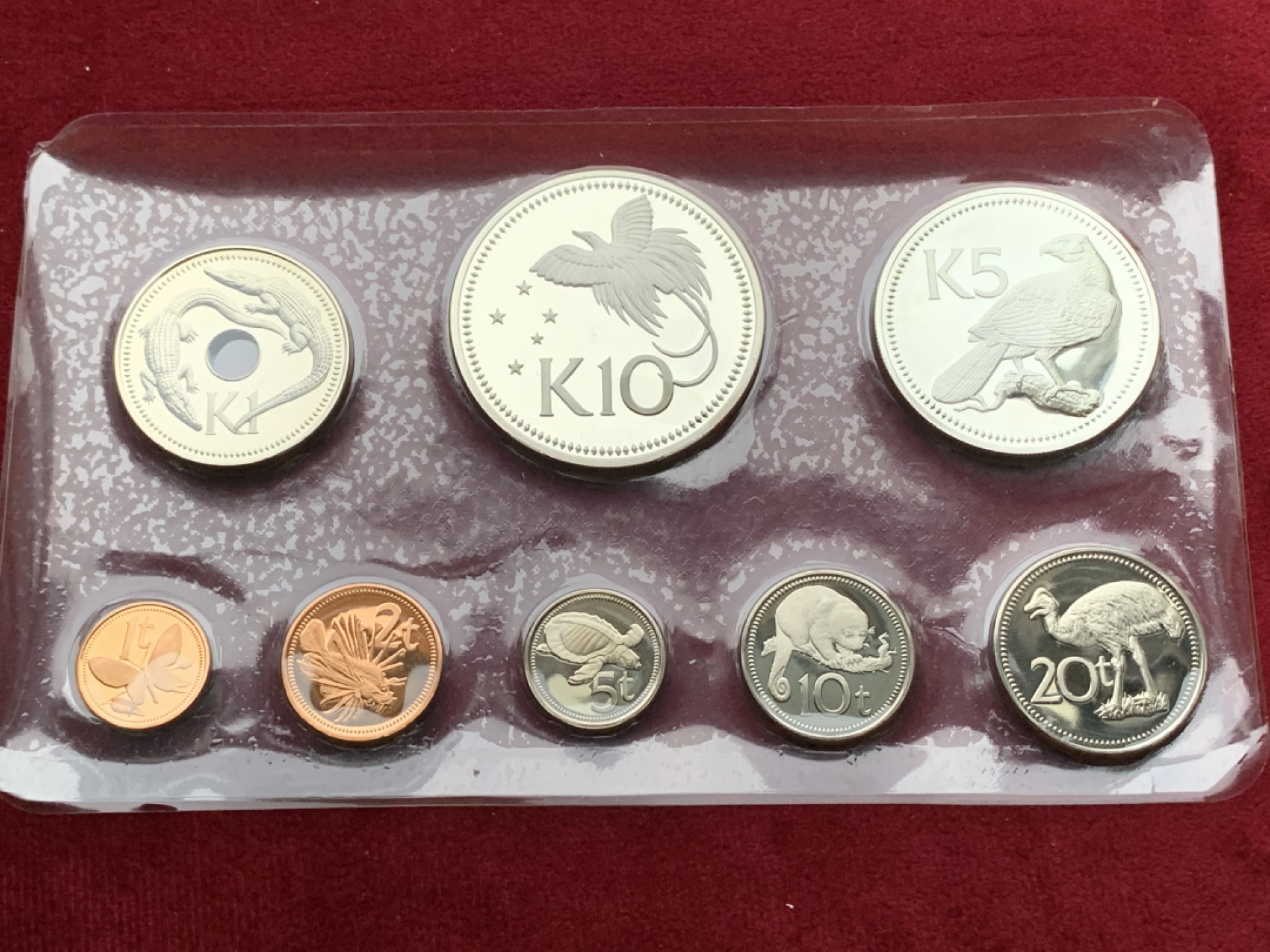 《竞宝斋》第113场-周日，周一 ，2场连拍（全场包邮） 巴布新几内亚   1975年 8枚精制套币 含两枚K5/K10 69.2g 超大银币 原盒原证书