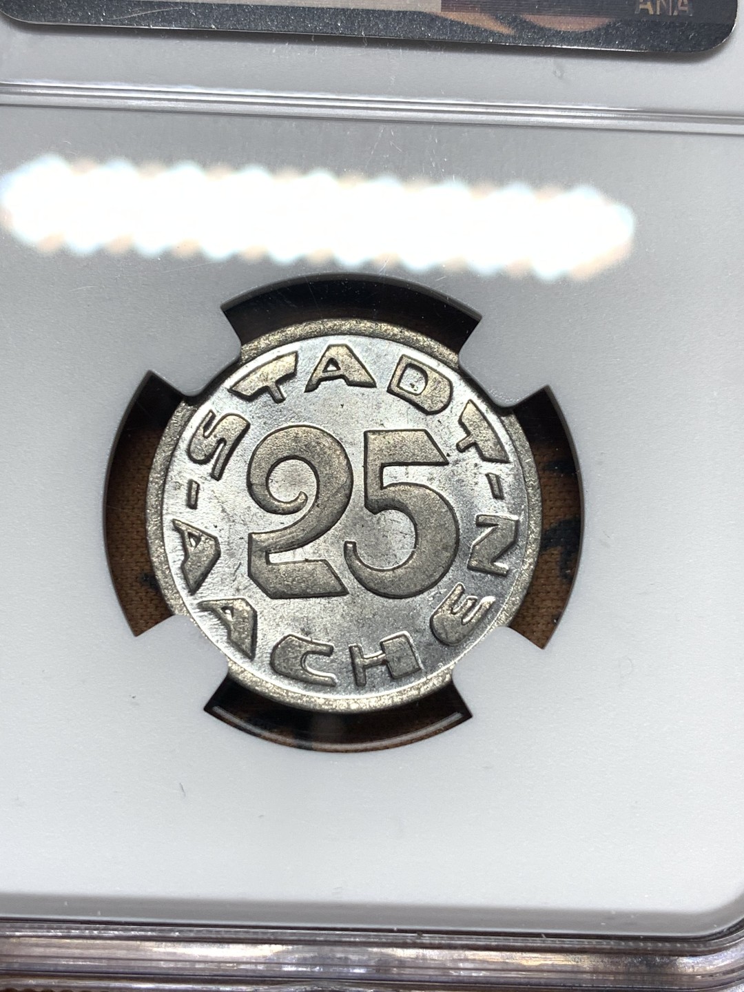 《竞宝斋》第113场-周日，周一 ，2场连拍（全场包邮） NGC-MS65 德紧 德国亚琛1920年狼25芬尼铁币 原光亚军分！