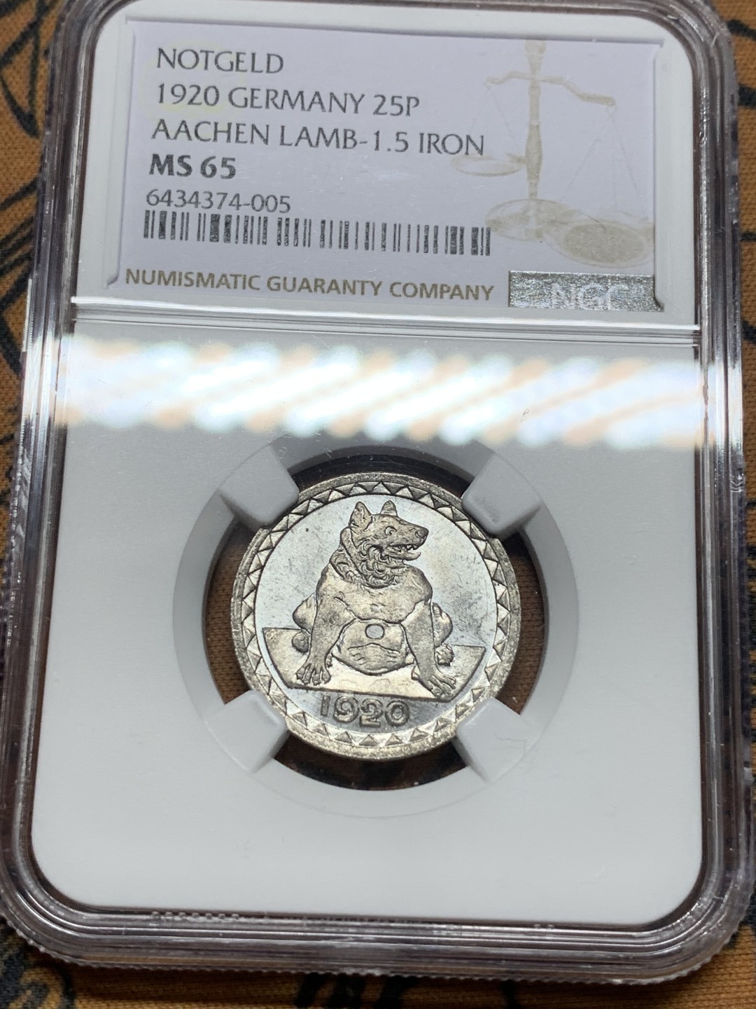 《竞宝斋》第113场-周日，周一 ，2场连拍（全场包邮） NGC-MS65 德紧 德国亚琛1920年狼25芬尼铁币 原光亚军分！