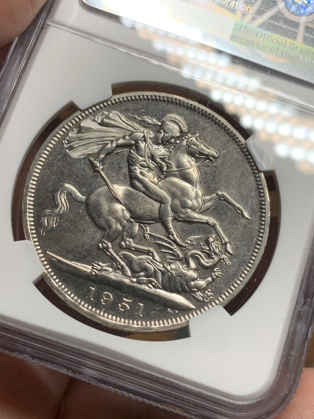 《竞宝斋》第113场-周日，周一 ，2场连拍（全场包邮） NGC-PL63 英国 1951年 1克朗 乔六镍马剑类精制币 ，带绿色原盒与证书