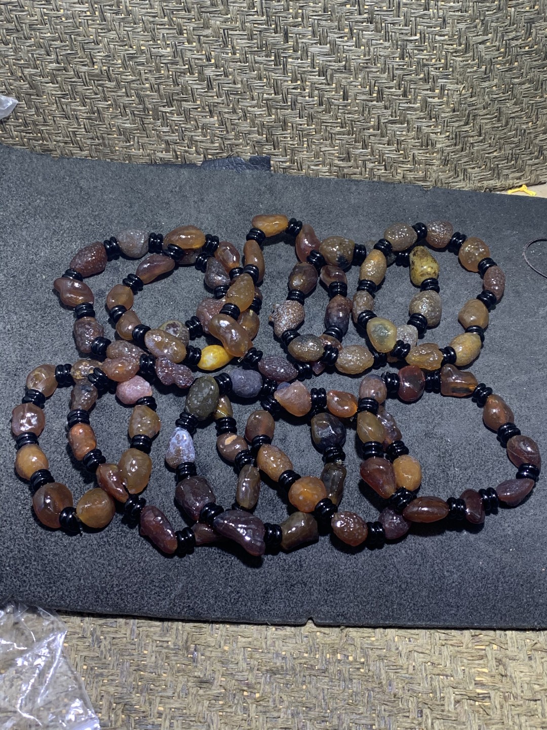 精美阿拉善酒红色玛瑙原石手串十条，