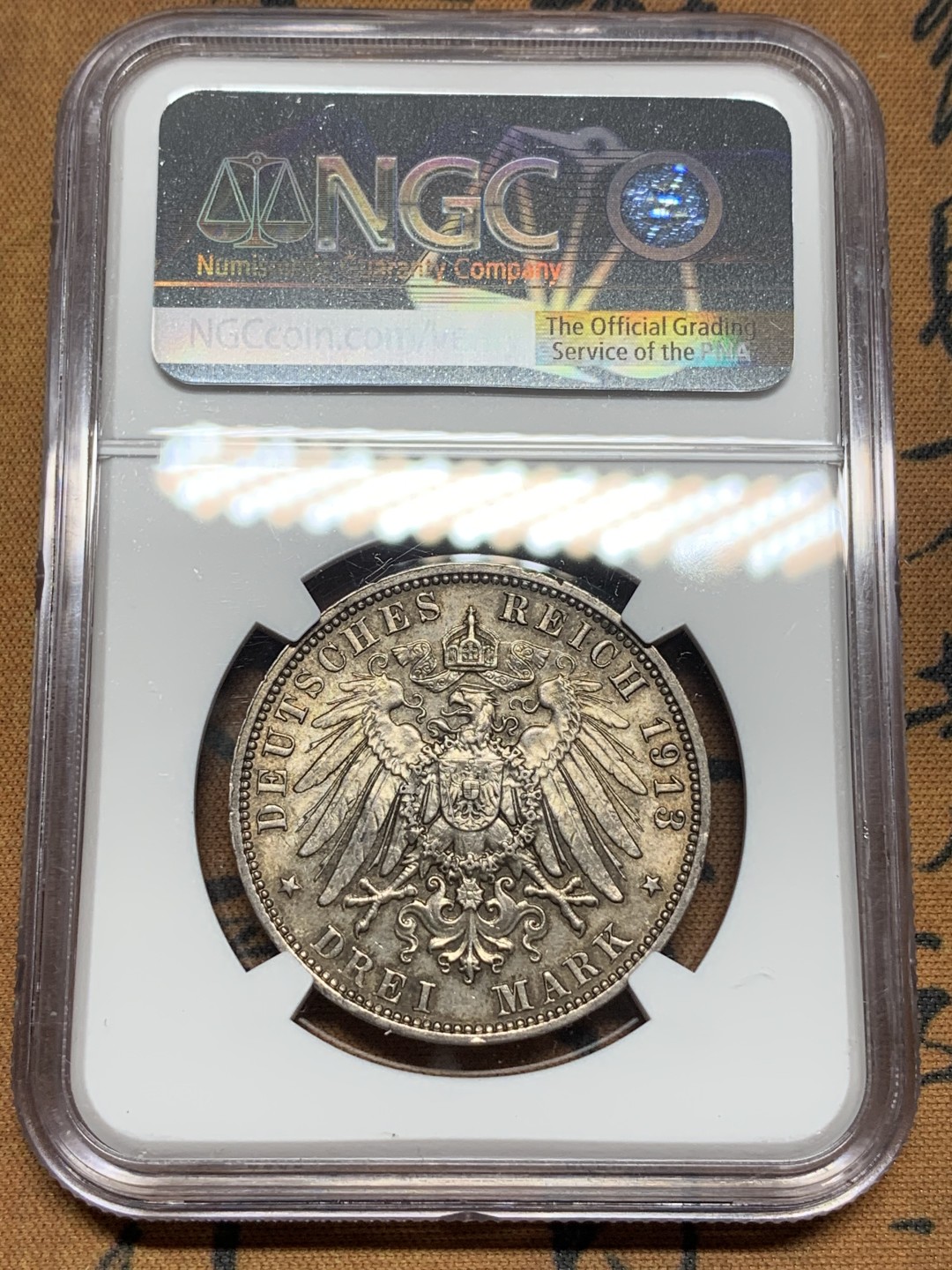 《竞宝斋》第113场-周日，周一 ，2场连拍（全场包邮） NGC-MS62 德国萨克森1913年 建功碑3马克 银币 原光带彩