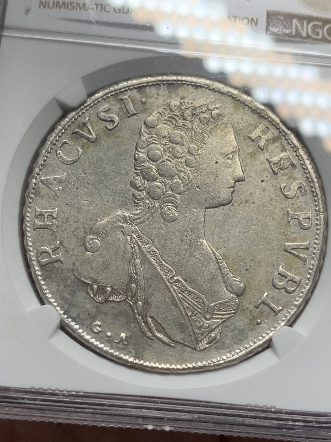 《竞宝斋》第113场-周日，周一 ，2场连拍（全场包邮） NGC-AUD 1792年拉古萨2杜卡特银币 稀见大奶妈品种，人像深打，背有减重痕，9月有个币胚缺陷的裸币都拍了3458