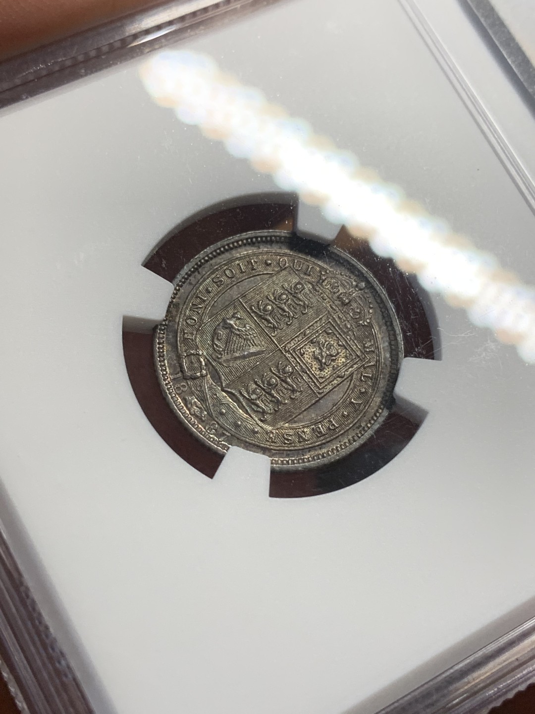 《竞宝斋》第113场-周日，周一 ，2场连拍（全场包邮） NGC MS63 英国1887年维多利亚高冠6便士银币盾牌版原光深五彩