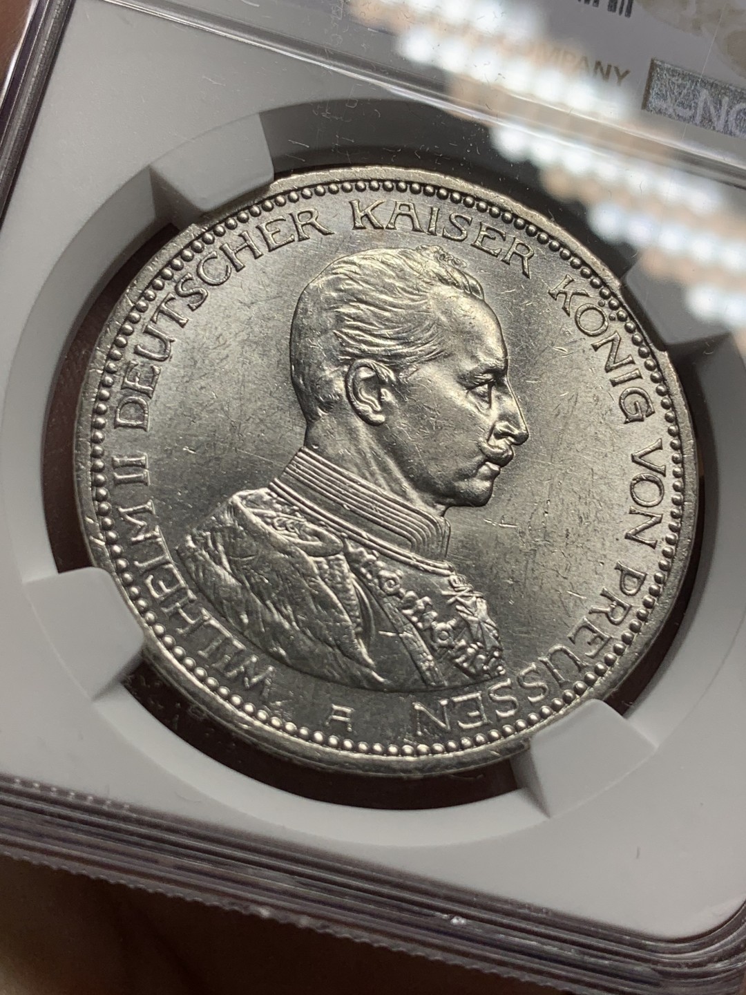 《竞宝斋》第113场-周日，周一 ，2场连拍（全场包邮） NGC-MS62 德国普鲁士 1913年 军装版威廉二世 5马克大银币 原光好品