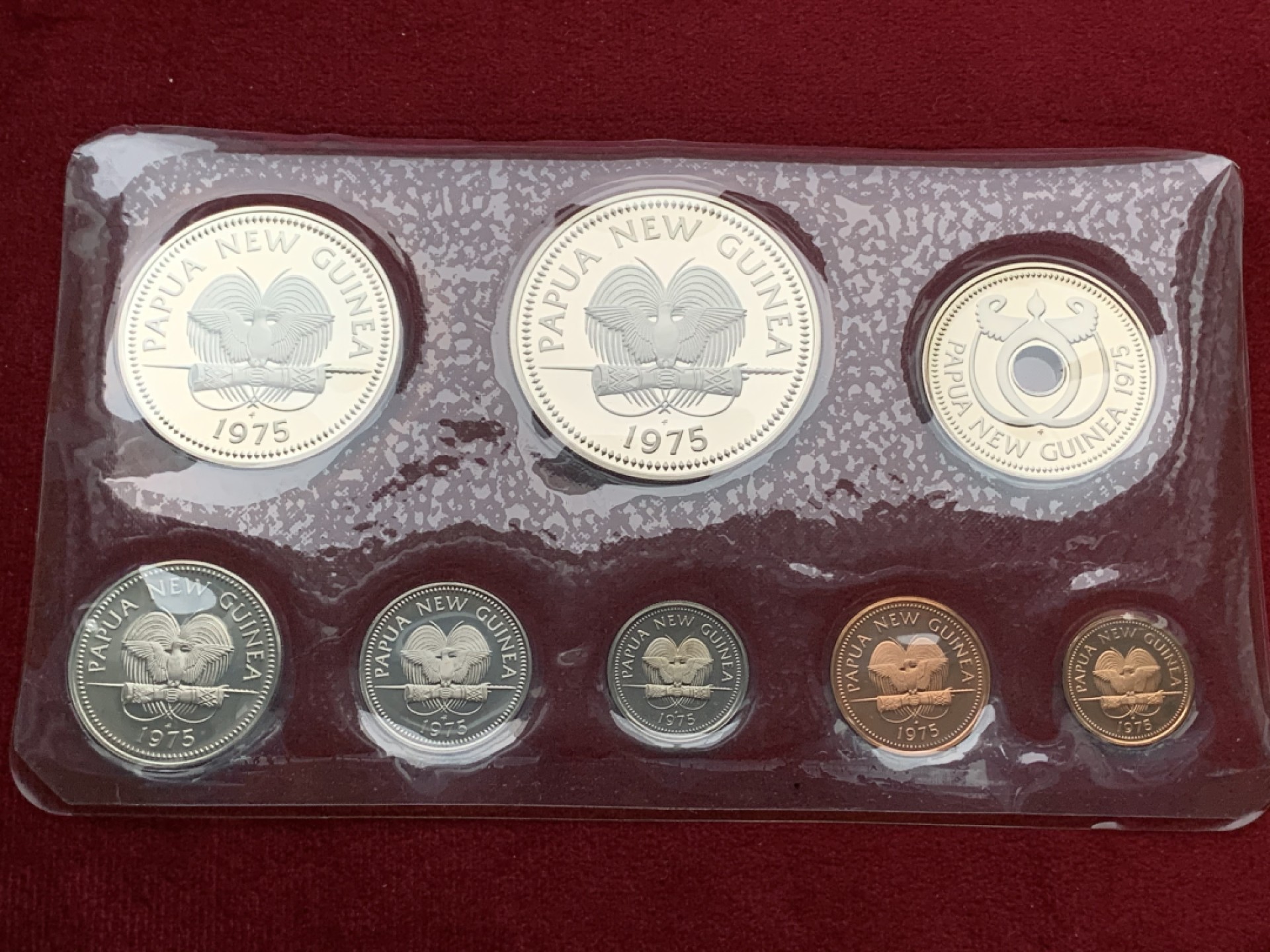 《竞宝斋》第113场-周日，周一 ，2场连拍（全场包邮） 巴布新几内亚   1975年 8枚精制套币 含两枚K5/K10 69.2g 超大银币 原盒原证书