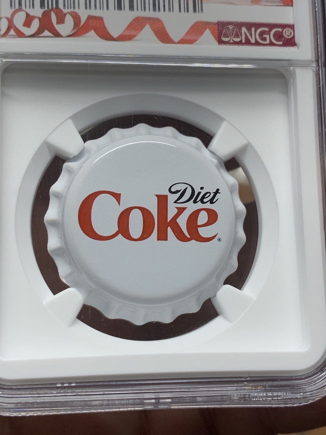 《竞宝斋》第113场-周日，周一 ，2场连拍（全场包邮） NGC PF69UC 2020 斐济可乐 瓶盖精制银币 情人节标签 比较有意义