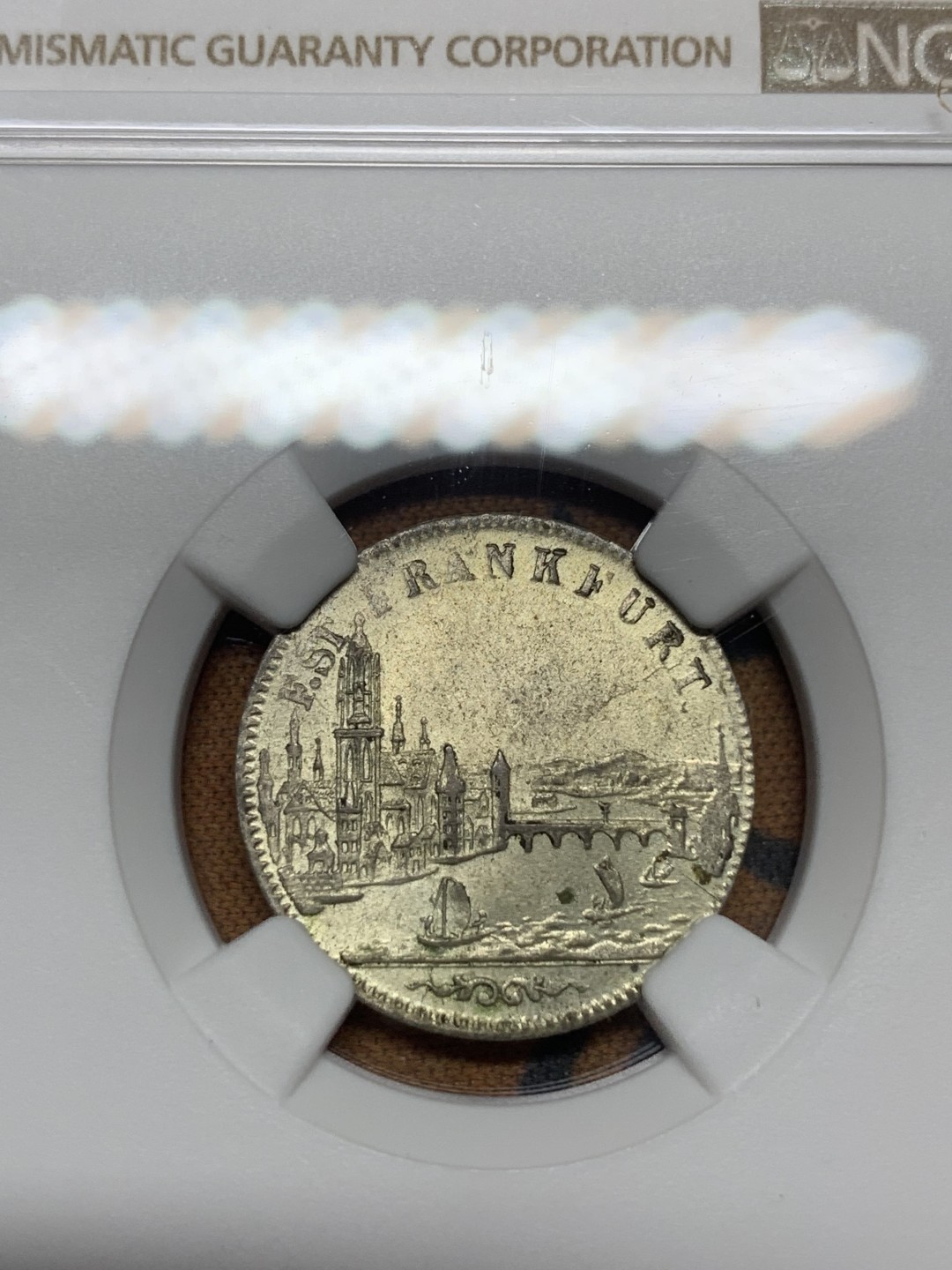 《竞宝斋》第113场-周日，周一 ，2场连拍（全场包邮） NGC MS62，德国法兰克福1854年6克鲁兹，著名的景观银币