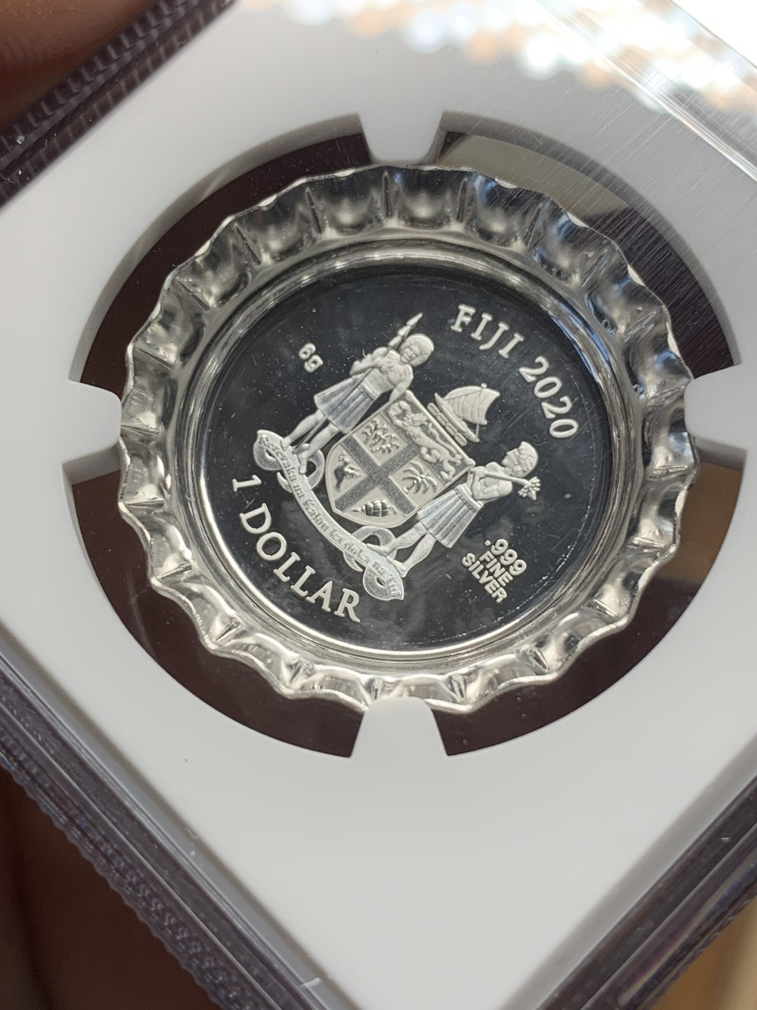 《竞宝斋》第113场-周日，周一 ，2场连拍（全场包邮） NGC PF69UC 2020 斐济可乐 瓶盖精制银币 情人节标签 比较有意义