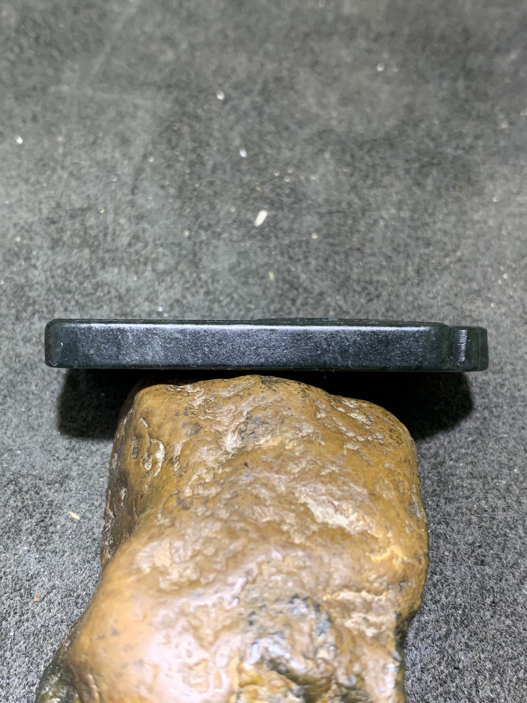 天然新疆和田青玉龙牌一块，